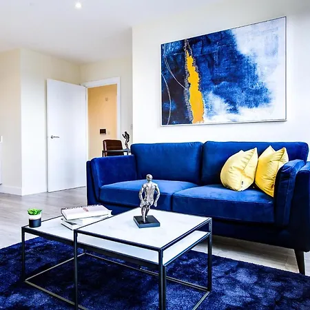 Hybrid Resi - Cheam, Sutton Near Wimbledon With Onsite Car Parking Apartment Exterior photo