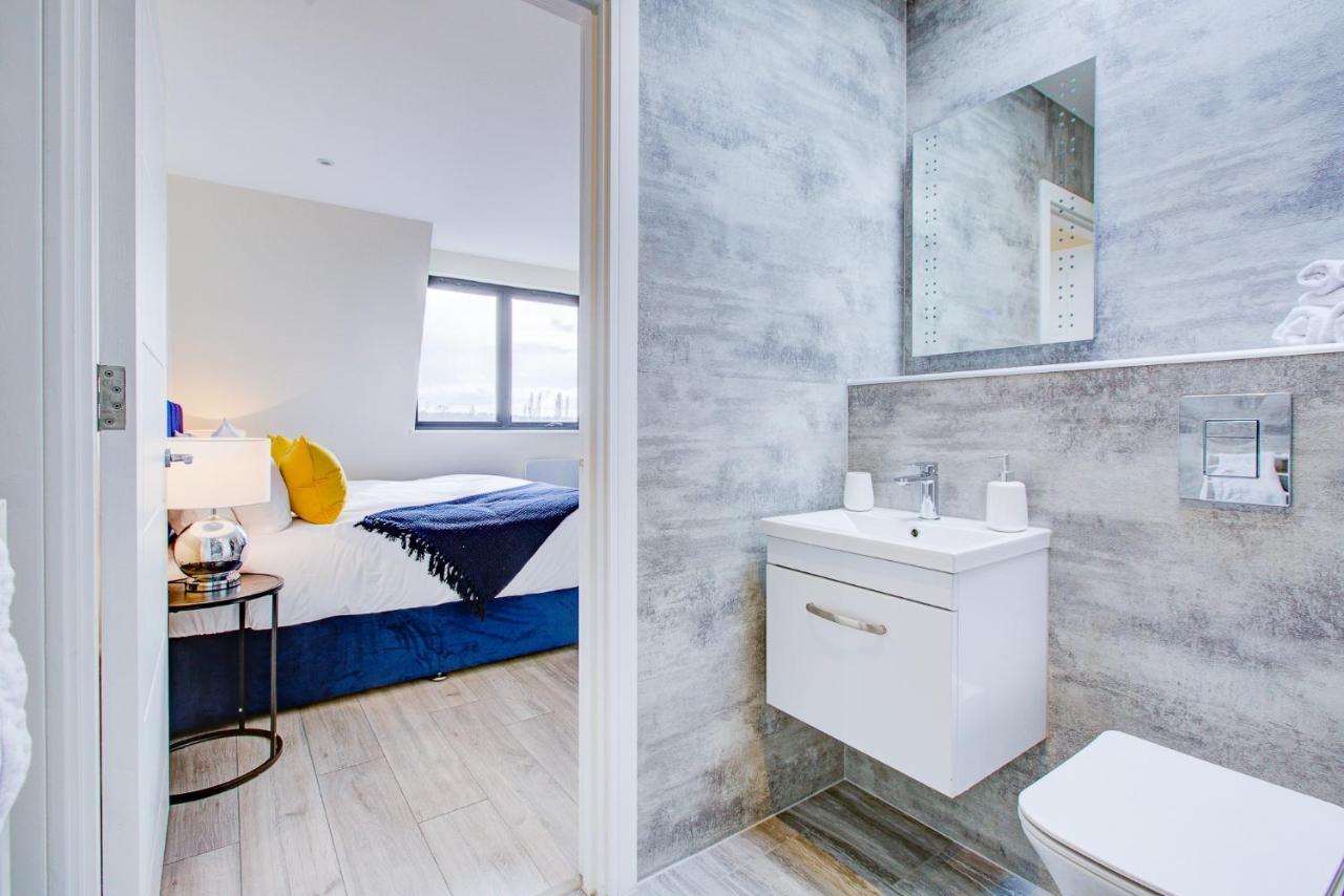Apartment Hybrid Resi - Cheam, Sutton Near Wimbledon With Onsite Car Parking *